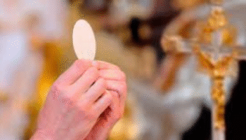 O que é a Eucaristia e por que é o centro da fé católica?