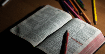 Diferença entre Bíblia Católica e Bíblia Protestante