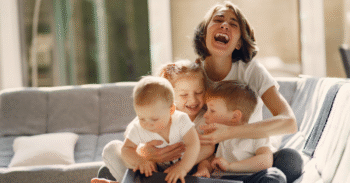 Maternidade e fé: ensinamentos da Igreja sobre a mulher no lar