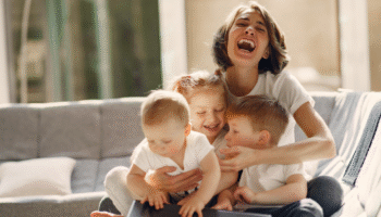 Maternidade e fé: ensinamentos da Igreja sobre a mulher no lar