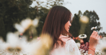 🦋 O Processo da Transformação: Quando Deus Nos Chama a Ser Novas Criaturas