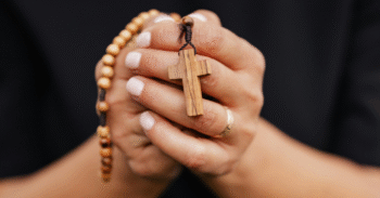 Rosário: significado, importância e como rezar essa poderosa oração