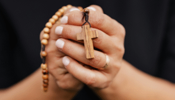 Rosário: significado, importância e como rezar essa poderosa oração